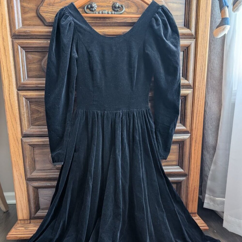 Vintage Laura Ashley Black Velvet Dress Size USA 6 / UK 8 / EUR 34